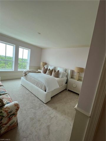 285 Grande WAY 701, Naples, FL 34110