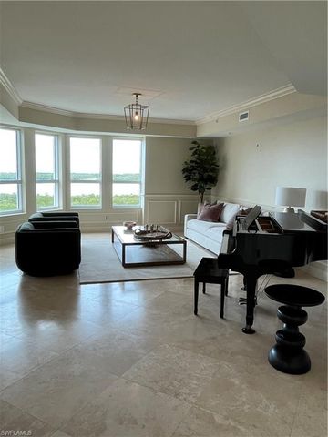 285 Grande WAY 701, Naples, FL 34110