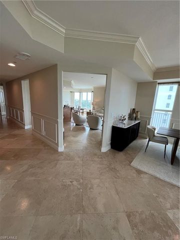 285 Grande WAY 701, Naples, FL 34110