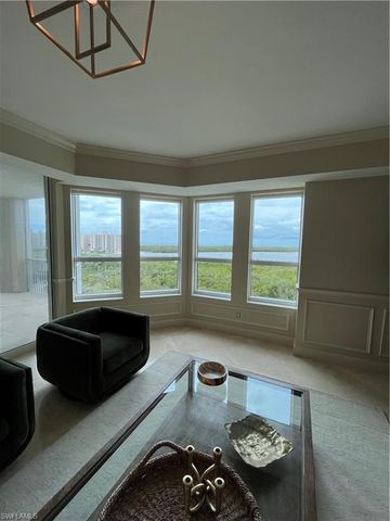 285 Grande WAY 701, Naples, FL 34110