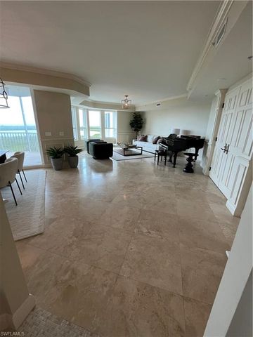 285 Grande WAY 701, Naples, FL 34110