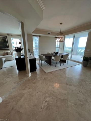 285 Grande WAY 701, Naples, FL 34110