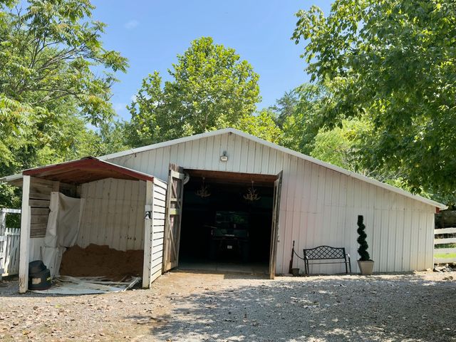 7474 Nashville Hwy, Dowelltown, TN 37059