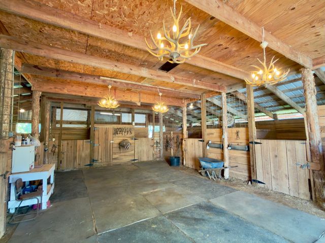 7474 Nashville Hwy, Dowelltown, TN 37059
