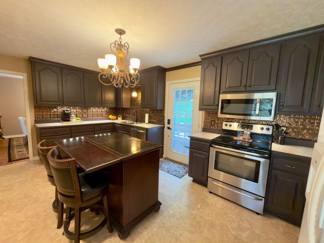 7474 Nashville Hwy, Dowelltown, TN 37059