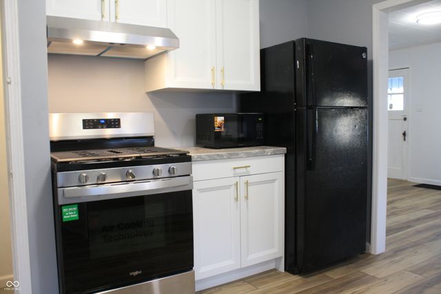 18 N Pershing Avenue, Indianapolis, IN 46222