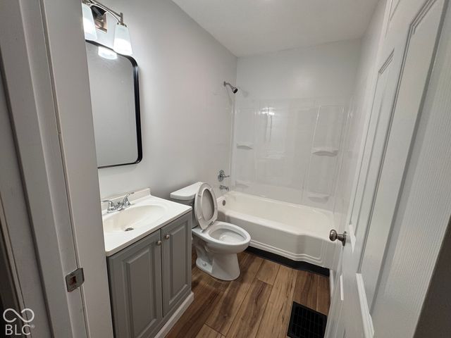 18 N Pershing Avenue, Indianapolis, IN 46222