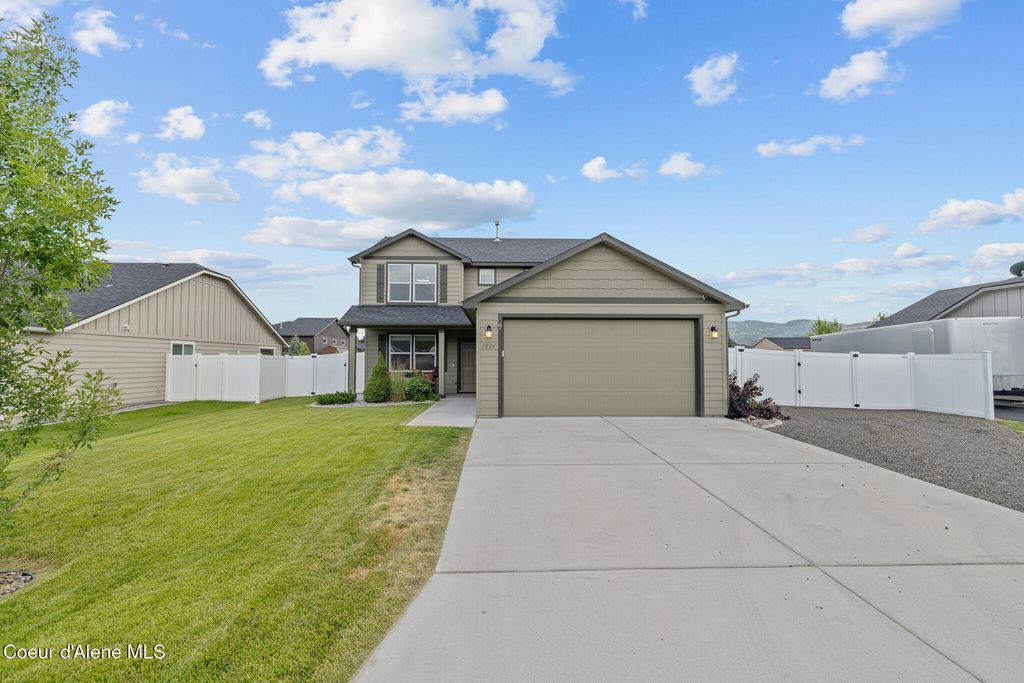 1024 W Staples Ave, Post Falls, ID 83854