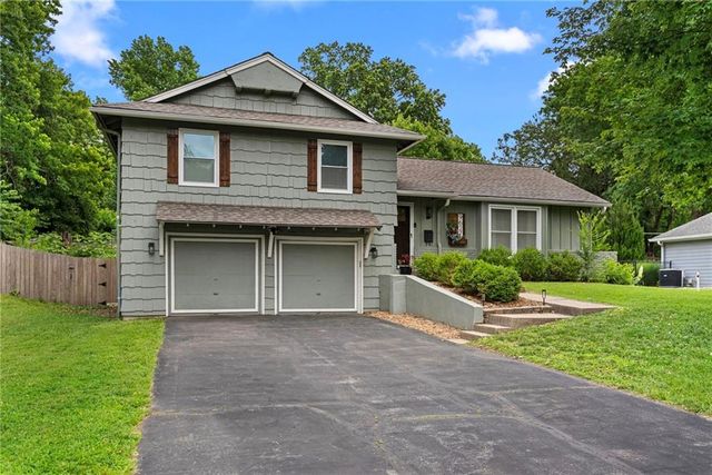 9627 Windsor Street, Overland Park, KS 66206