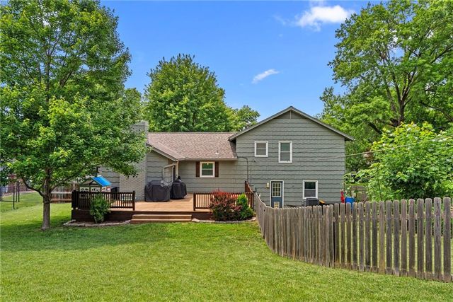 9627 Windsor Street, Overland Park, KS 66206