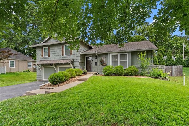 9627 Windsor Street, Overland Park, KS 66206