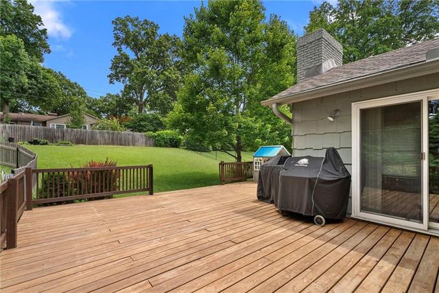 9627 Windsor Street, Overland Park, KS 66206