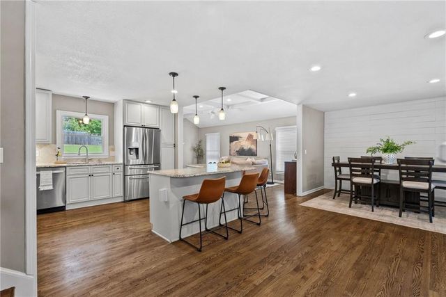 9627 Windsor Street, Overland Park, KS 66206