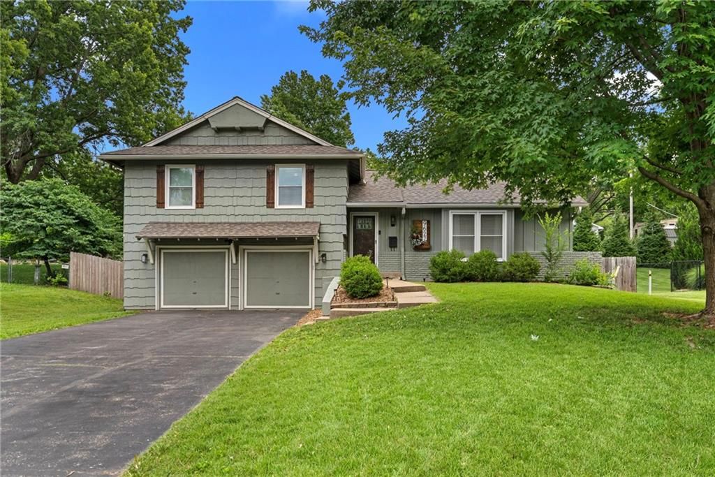 9627 Windsor Street, Overland Park, KS 66206