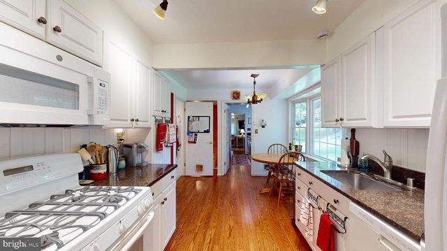 16601 BRIARDALE RD, Rockville, MD 20855