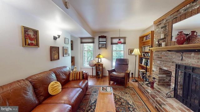 16601 BRIARDALE RD, Rockville, MD 20855