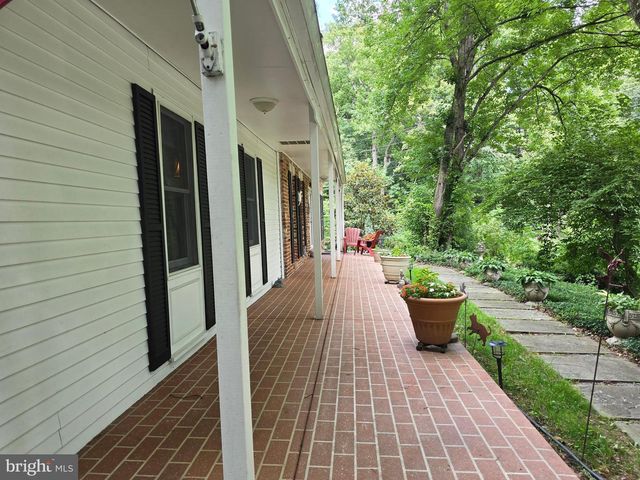16601 BRIARDALE RD, Rockville, MD 20855