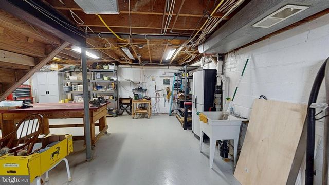 16601 BRIARDALE RD, Rockville, MD 20855