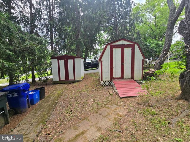 16601 BRIARDALE RD, Rockville, MD 20855