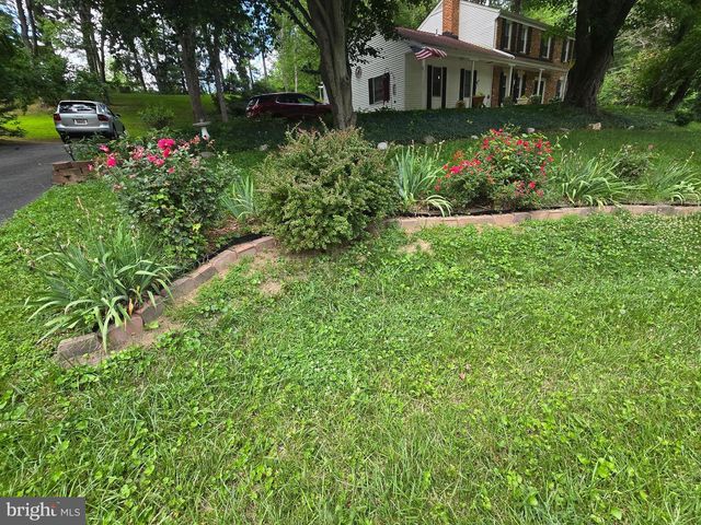 16601 BRIARDALE RD, Rockville, MD 20855