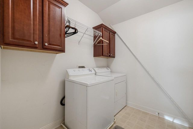 1799 Woodland WAY, Slinger, WI 53086