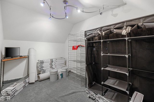 1799 Woodland WAY, Slinger, WI 53086