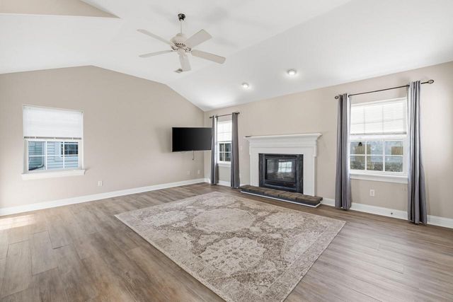 1799 Woodland WAY, Slinger, WI 53086