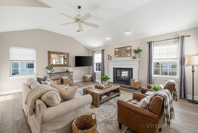 1799 Woodland WAY, Slinger, WI 53086