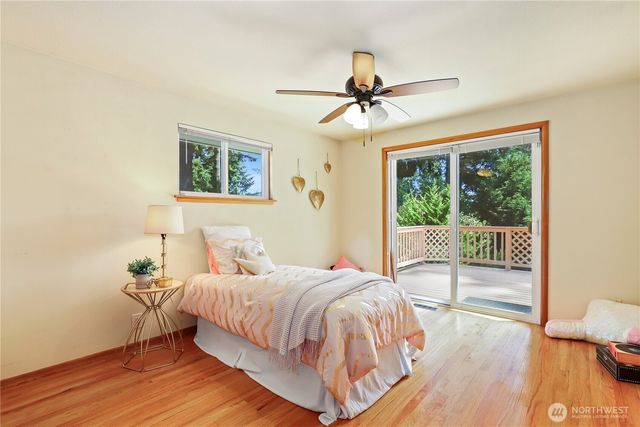 157 Summit Avenue, Fircrest, WA 98466