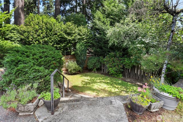 157 Summit Avenue, Fircrest, WA 98466