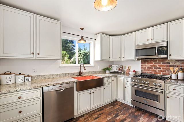 157 Summit Avenue, Fircrest, WA 98466