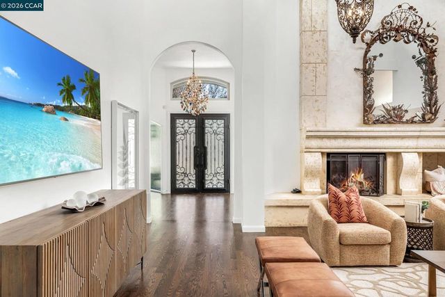 551 Blackhawk Club Dr, Danville, CA 94506