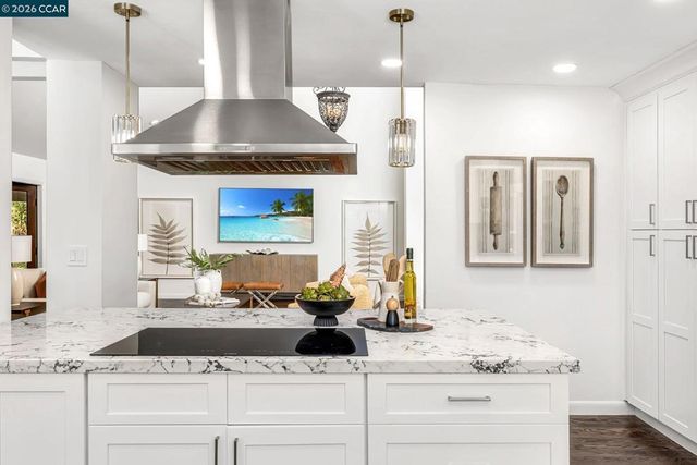 551 Blackhawk Club Dr, Danville, CA 94506