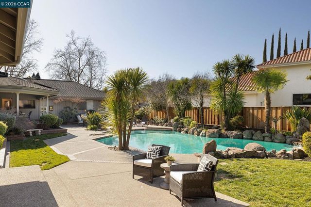 551 Blackhawk Club Dr, Danville, CA 94506