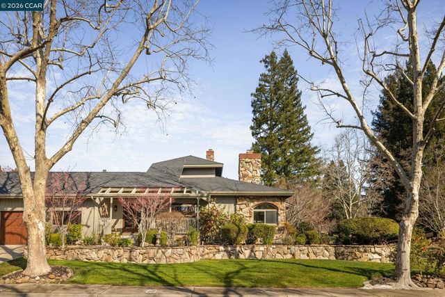 551 Blackhawk Club Dr, Danville, CA 94506