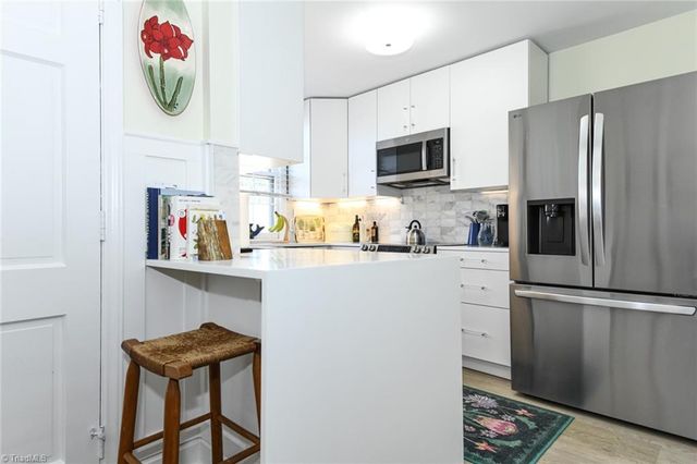 1833 Banking Street A24, Greensboro, NC 27408