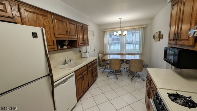 116 Stonehenge Ter, Clark Twp., NJ 07066