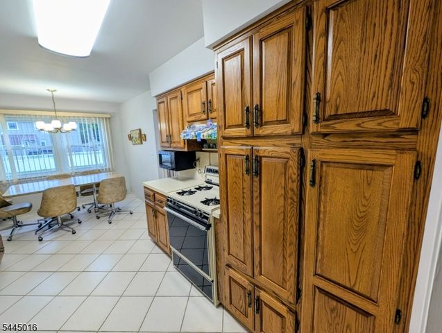 116 Stonehenge Ter, Clark Twp., NJ 07066