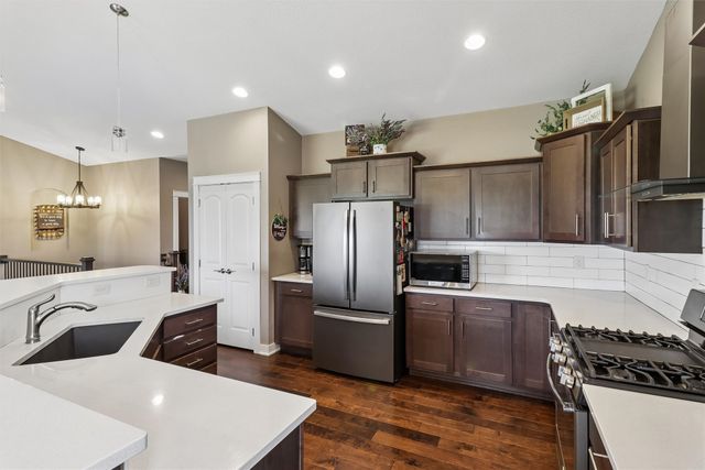 1010 S Y Street, Indianola, IA 50125