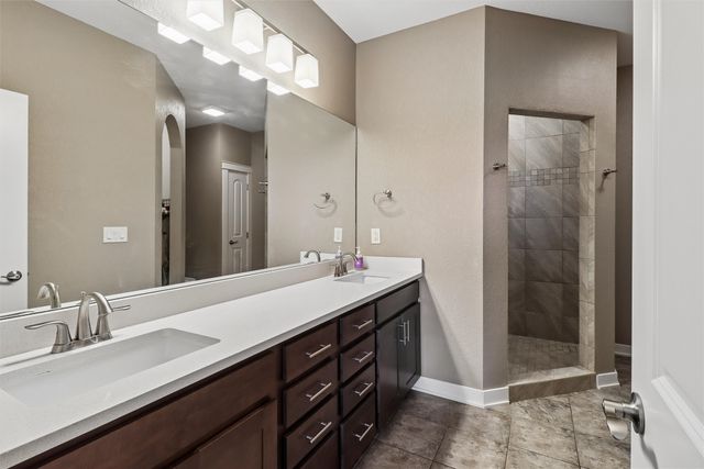 1010 S Y Street, Indianola, IA 50125