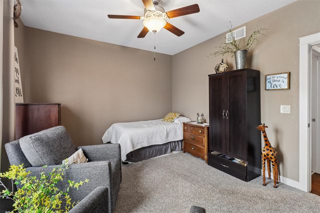 1010 S Y Street, Indianola, IA 50125