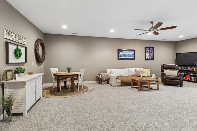 1010 S Y Street, Indianola, IA 50125