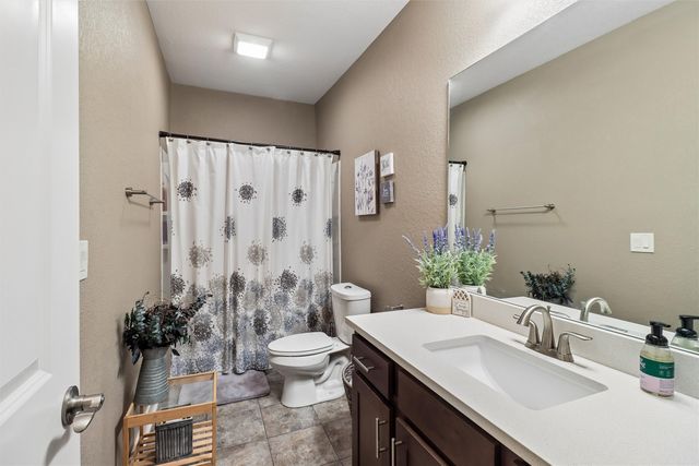1010 S Y Street, Indianola, IA 50125