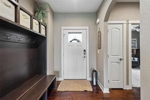 1010 S Y Street, Indianola, IA 50125