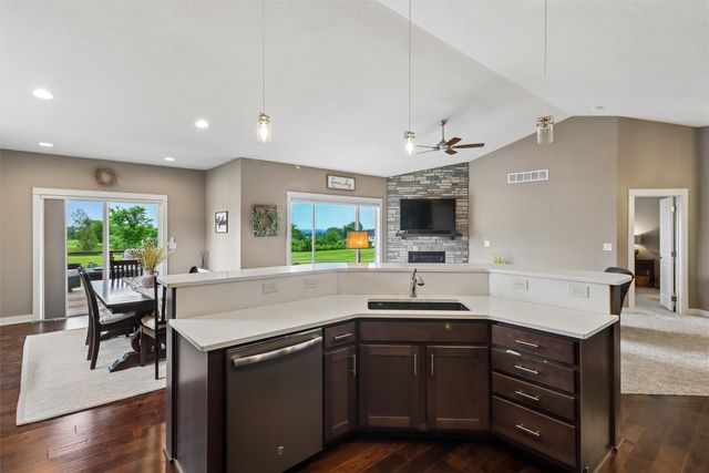 1010 S Y Street, Indianola, IA 50125