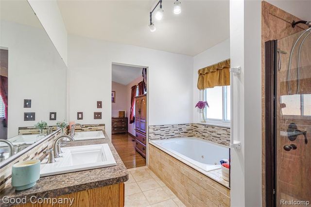 4620 Woodhull Drive, Clarkston, MI 48346