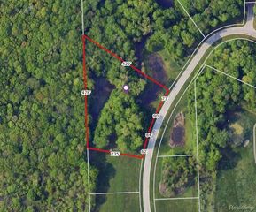 16609 Kings Fairway Lane, Grand Blanc, MI 48439