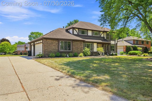 35379 Northmont Drive, Farmington Hills, MI 48331