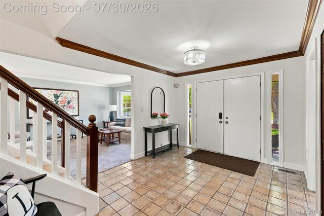 35379 Northmont Drive, Farmington Hills, MI 48331