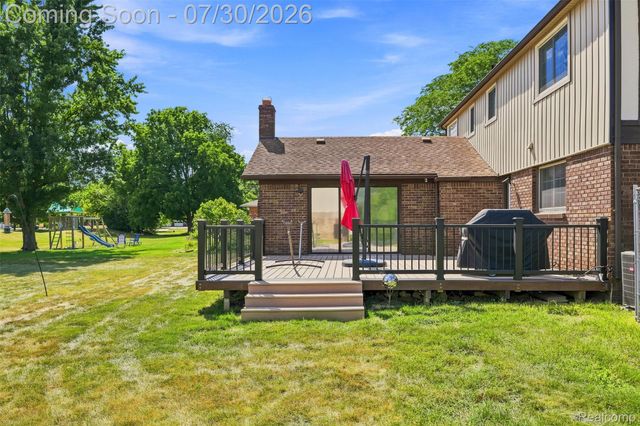35379 Northmont Drive, Farmington Hills, MI 48331